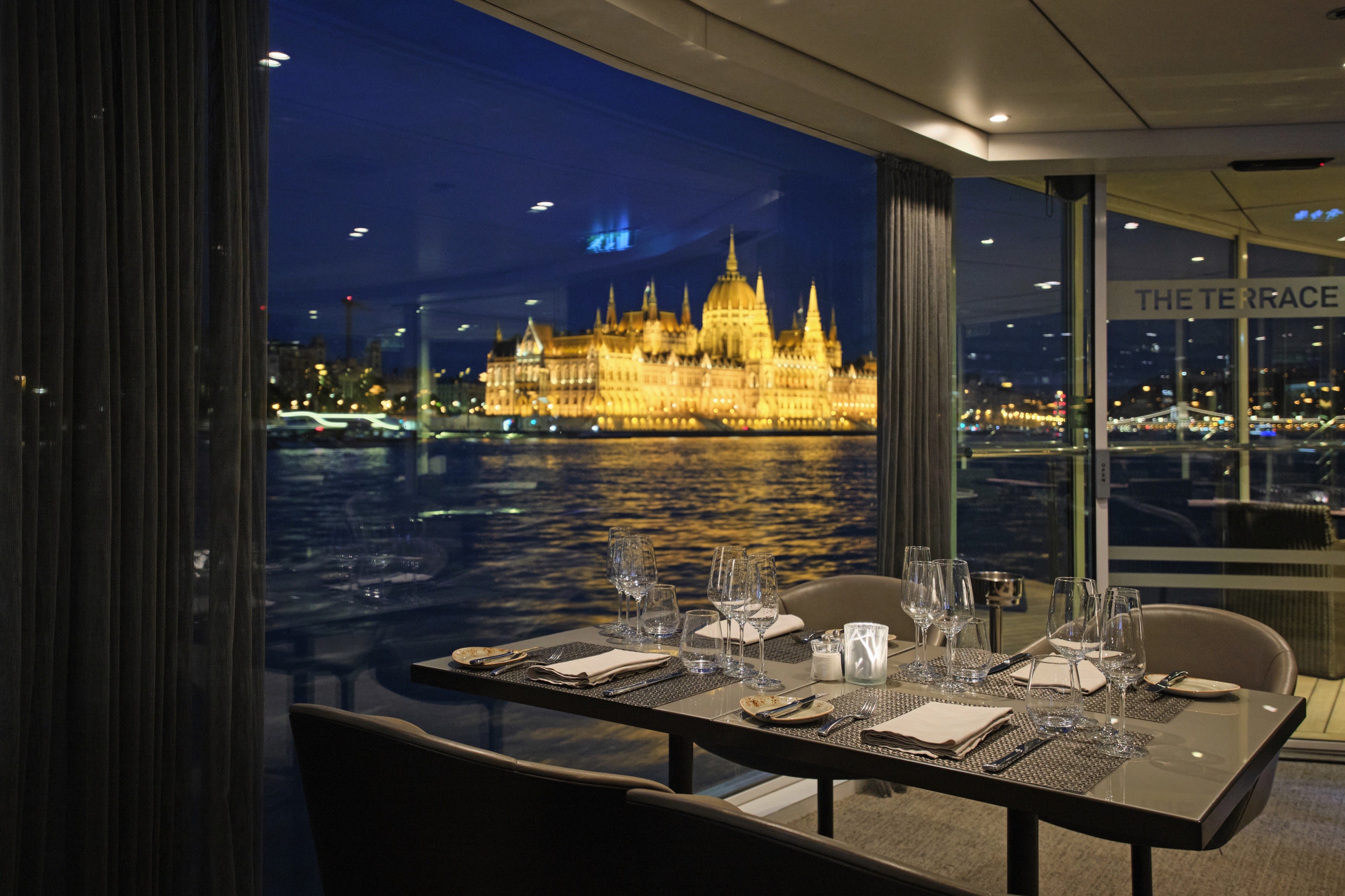 Scenic Amber - Portobellos